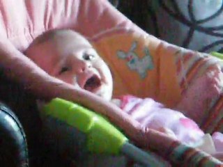 Lana aux éclats pour la 1er fois avec son frère!