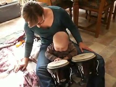 Tom au bongo ! il fete aussi la musique ! 21 juin 2010