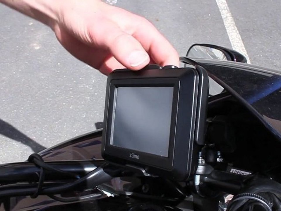 GPS Garmin Zumo 220 : Mise en place moto