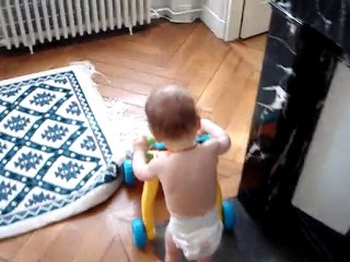 Sacha et son trotteur