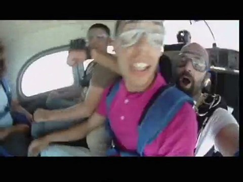 Flo chute libre parachute 14 juillet 2010