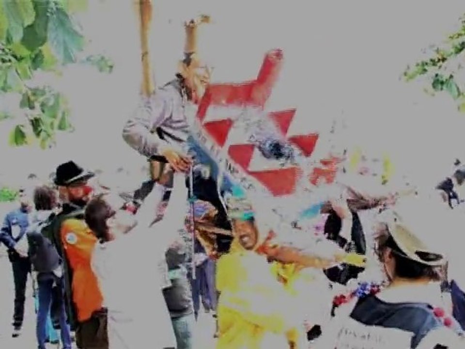 Brigade activiste des clowns : contre-défilé du 14 juillet