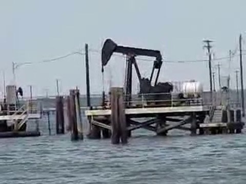 offshore Oil Wells -Bouzalmat omar -GIANT OIL PROSPECTOR