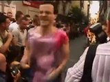 A Madrid la corsa sui tacchi per soli uomini