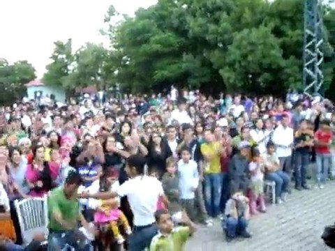 BARAN GÖÇ - HAKKARİ YÜKSEKOVA KONSERİ - GULA ÇİYA -KÜRTÇE