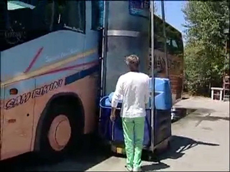 Bus & Truck washing made easy Speedy Wash A 225 LX Gas ...