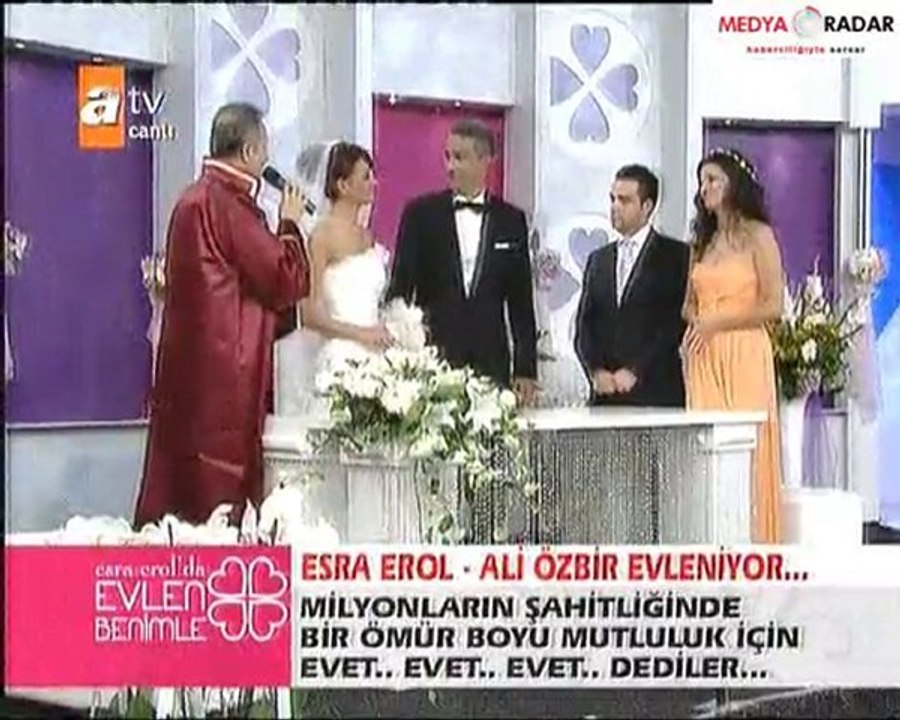 ESRA EROL BÖYLE EVLENDİ