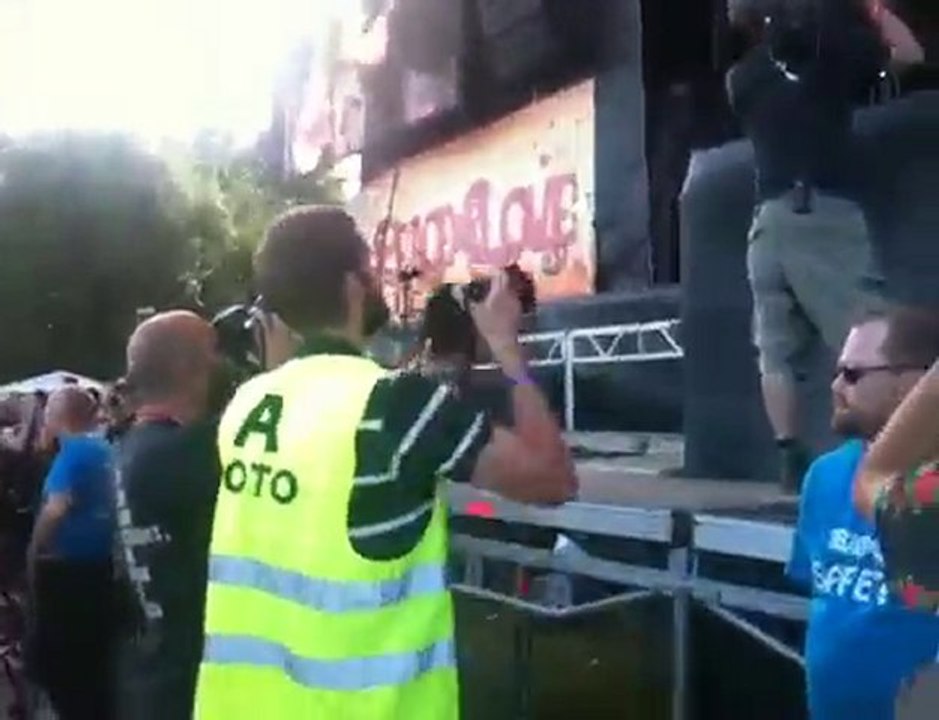 Lily Allen Intro