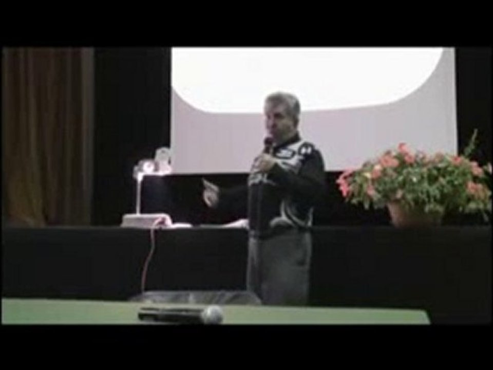 Conférence de Claude Bourguignon : La vie des Sols 1/7