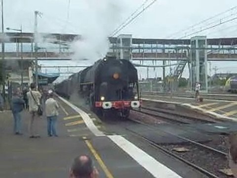 Départ de la 141R840 de Bourges vers Moulins