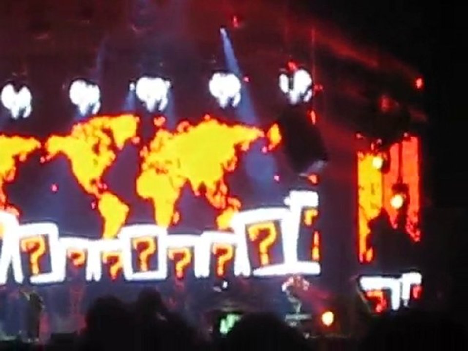 The Black Eyed Peas - Where is the Love @ Main Square 2010