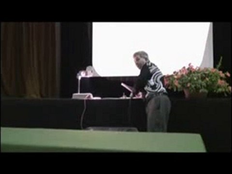 Conférence de Claude Bourguignon : La vie des sols 6/7