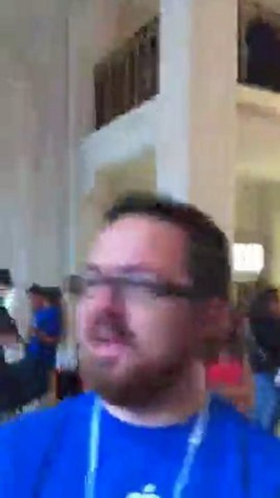 New Apple Store Opera