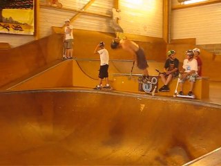 Contest de trottinette au Spot du Mans