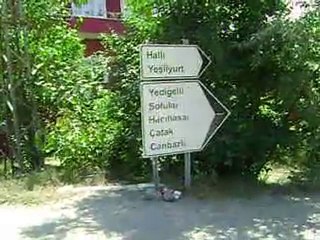 MOLABEY YOLU GARACALI,ÇATAK YOL AYRIMI TEHLİKE SAÇIYOR.2