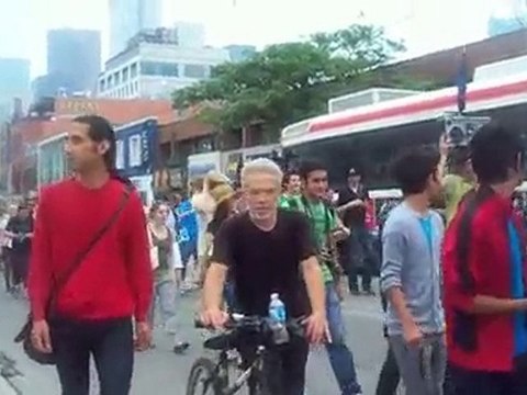 G20 Queen & Spadina Protestors Arrive Peacefully
