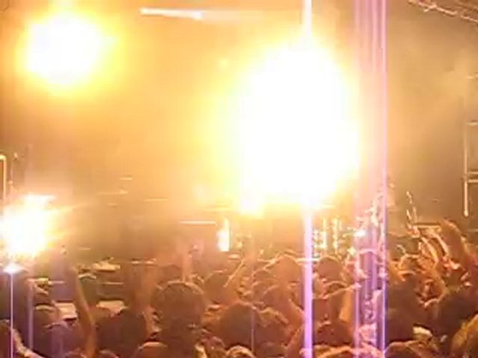 BLOODY BEETROOTS DEATH CREW 77 WARP live