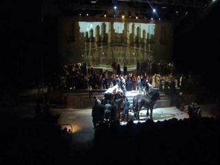 resumé du spectacle "les miserables" son et lumieres
