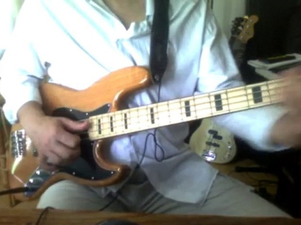 Marcus Miller cover - Run for cover ( solo intro + groove )