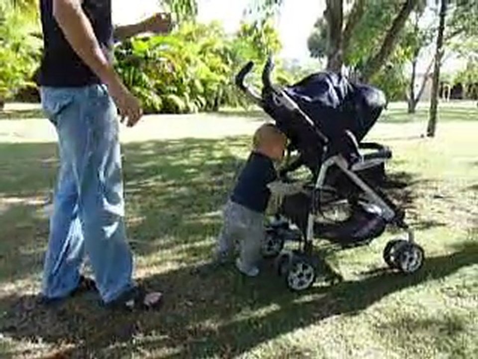 les 1er pas de Charly