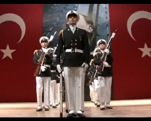 Deniz Harp Okulu Ogrencilerinin Gosterisi