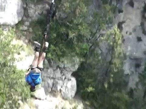 Saut à l'élastique pour mes 38 ans !!!...vue du pont.