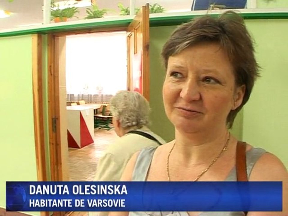 Pologne: duel serré entre Komorowski et Kaczynski