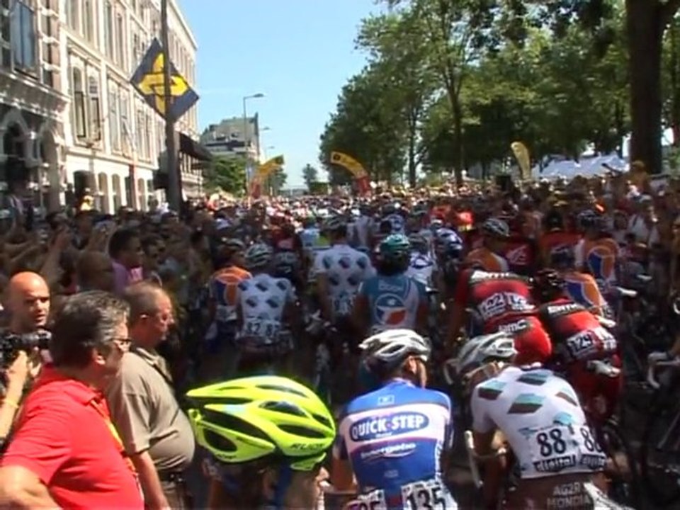 Cycle race hits high gear