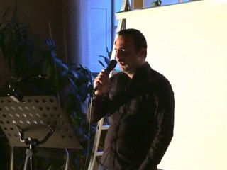 Nicolas chante "Le blues du businessman".