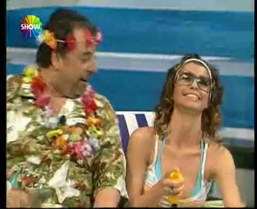 Beren Saatin eski yarışma görüntüleri
