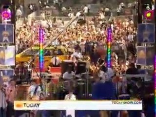 Justin Bieber singing NEVER SAY NEVER live on The Today Show