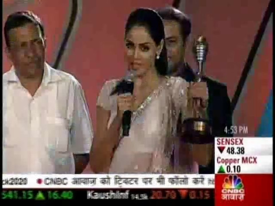 Genelia at CNBC Awaaz Award by svr studios