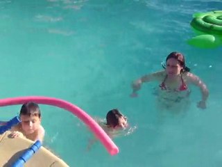 5 JUILLET 2010 FANTINE 4 ANS SAIT NAGER !