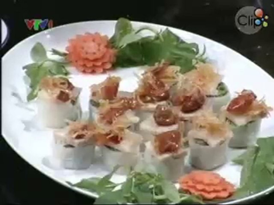 Cuốn tôm chua kiểu Huế