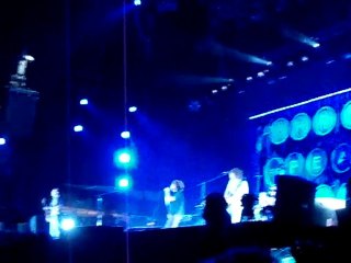 Pearl Jam - Given To Fly - Main Square Arras - 3/07/2010