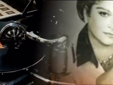 Zeki Müren-Ömrüm Seni Sevmekle Nihayet Bulacaktır