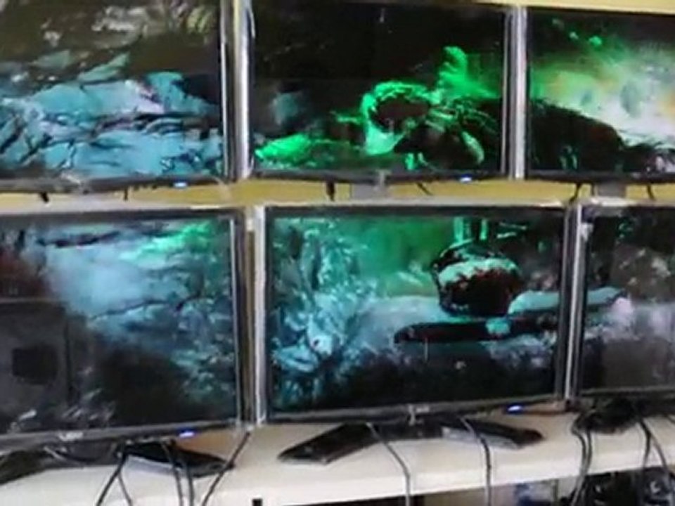 ATI Eyefinity HD5870 8 Monitor