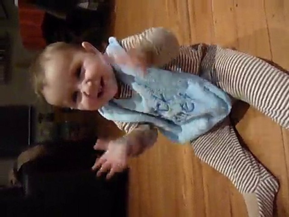 Jules claps his hands