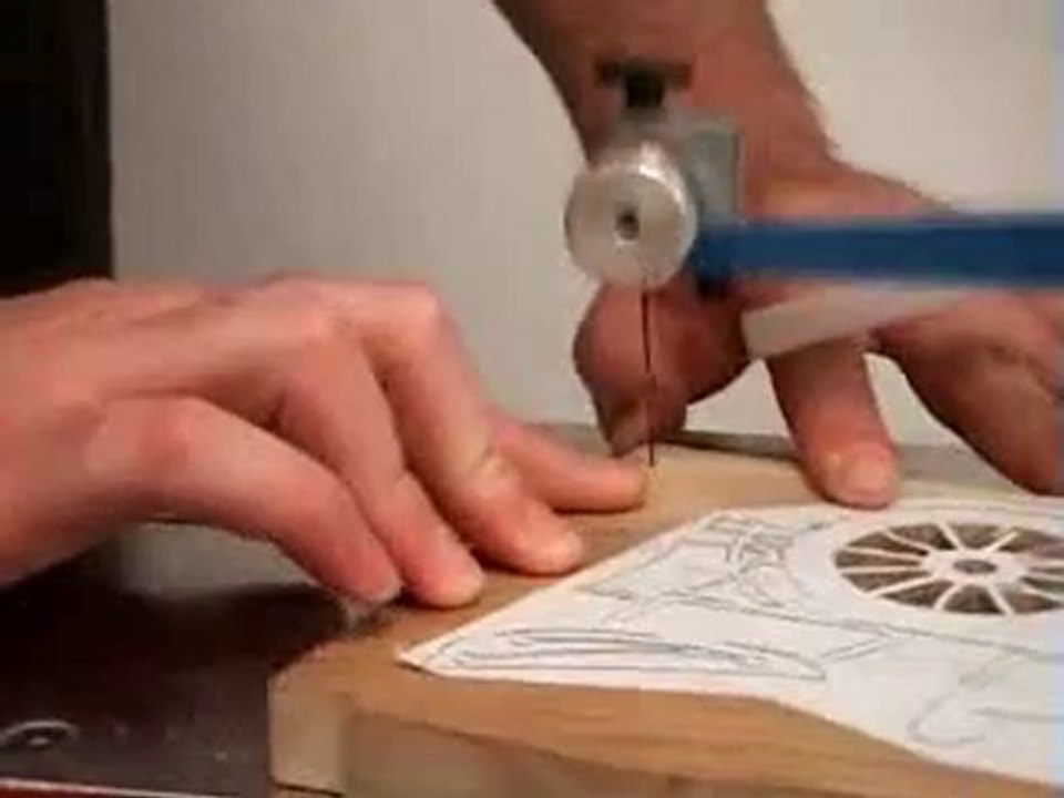 Découpe à la scie HEGNER bois massif