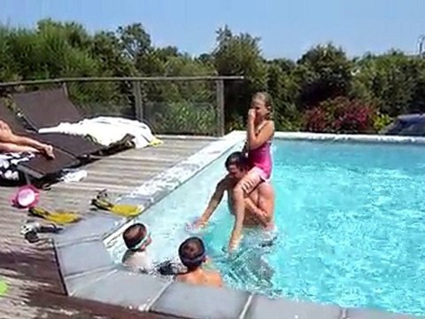 20100628 Alex, Clara et Nico saut per piscine Corse