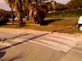 acceleration en velo apres avoir sauter un passage pieton