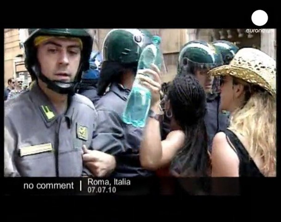 Clashes as quake zone residents protest... - no comment