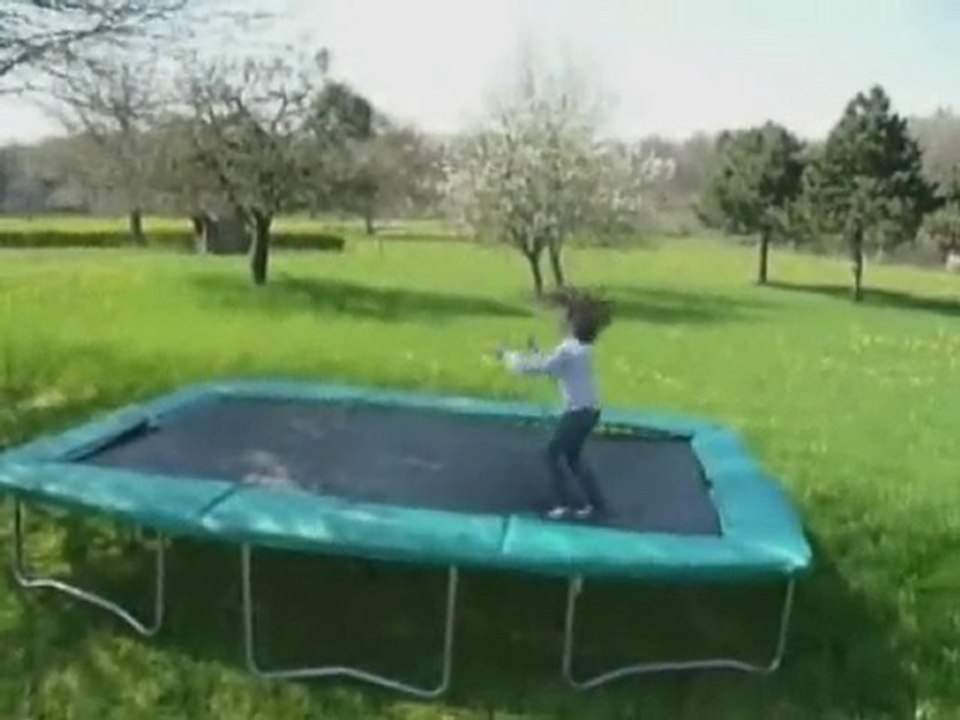 Toujours plus haut avec un trampoline ! - France Trampoline
