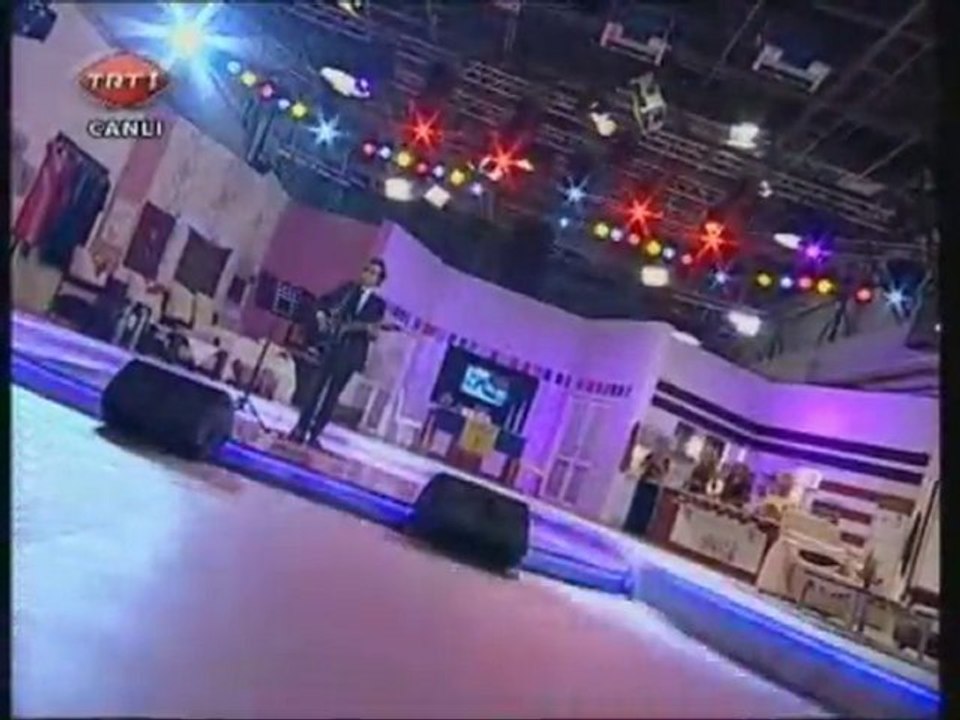 Erhan Güleryüz  Trt 1 ' de Çeyiz Şov'da