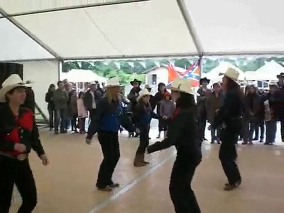 festival country St Dier Lilly West et Texas dancers - twist