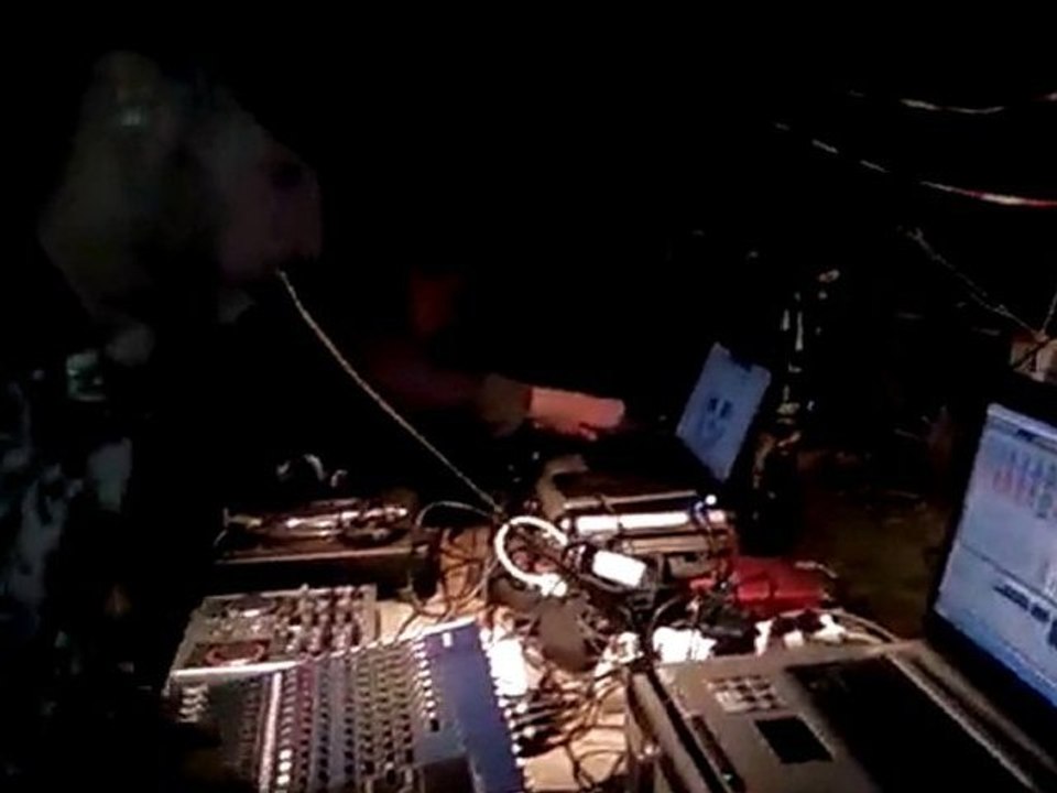 Live Bonehome19/06/2010 Fête de la zik ++ Poly-sons / Shetan