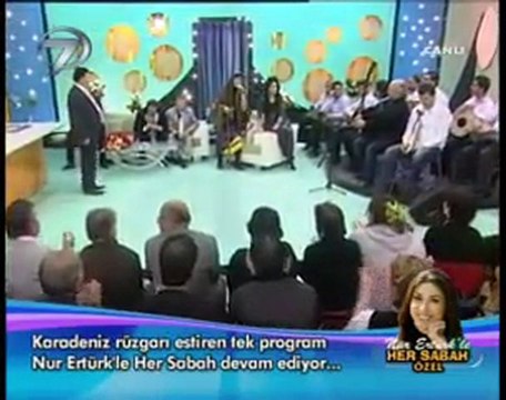 Mahmut turan tulum çalıyot Fadime Nene Türkü söyluyor...