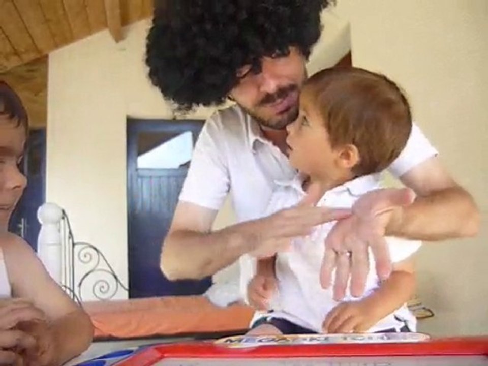 La magie à la Bouz', leçon n°1, "gonfler les doigts"