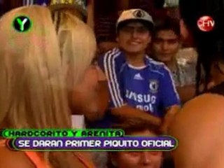 yingo arenita y harcorito se besan