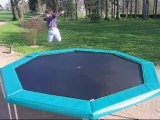 Et ça saute sans s'arrêter sur le trampoline... - France Trampoline